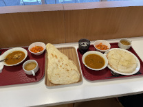 学内のハラルフードの食堂